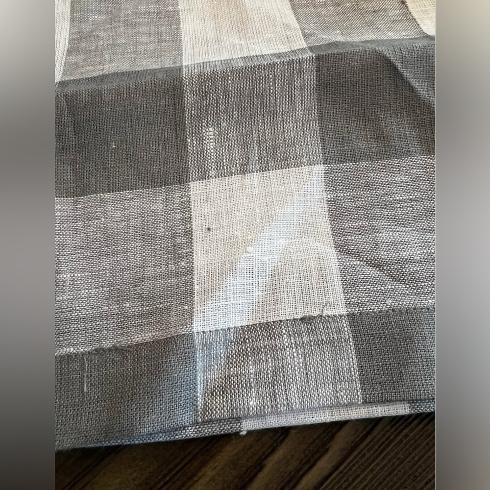 Table runner - Picture 2 of 2